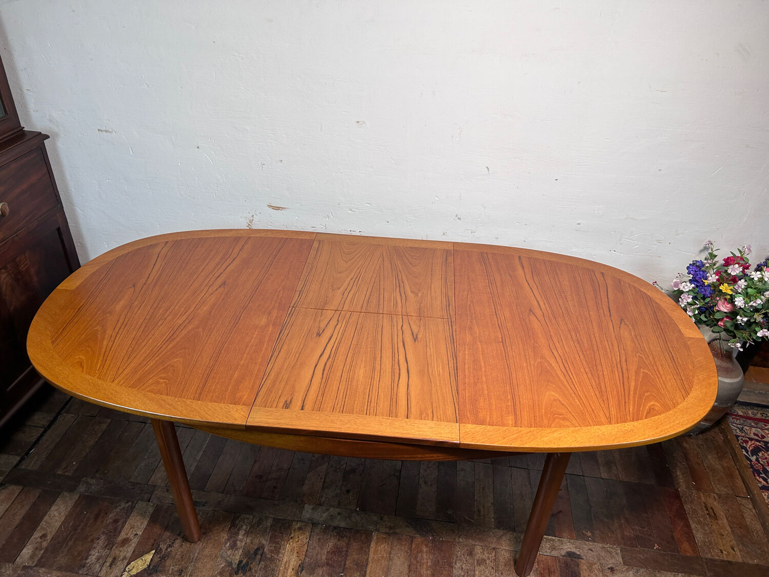Mid Century Retro Vintage Teak Extending Dining Table