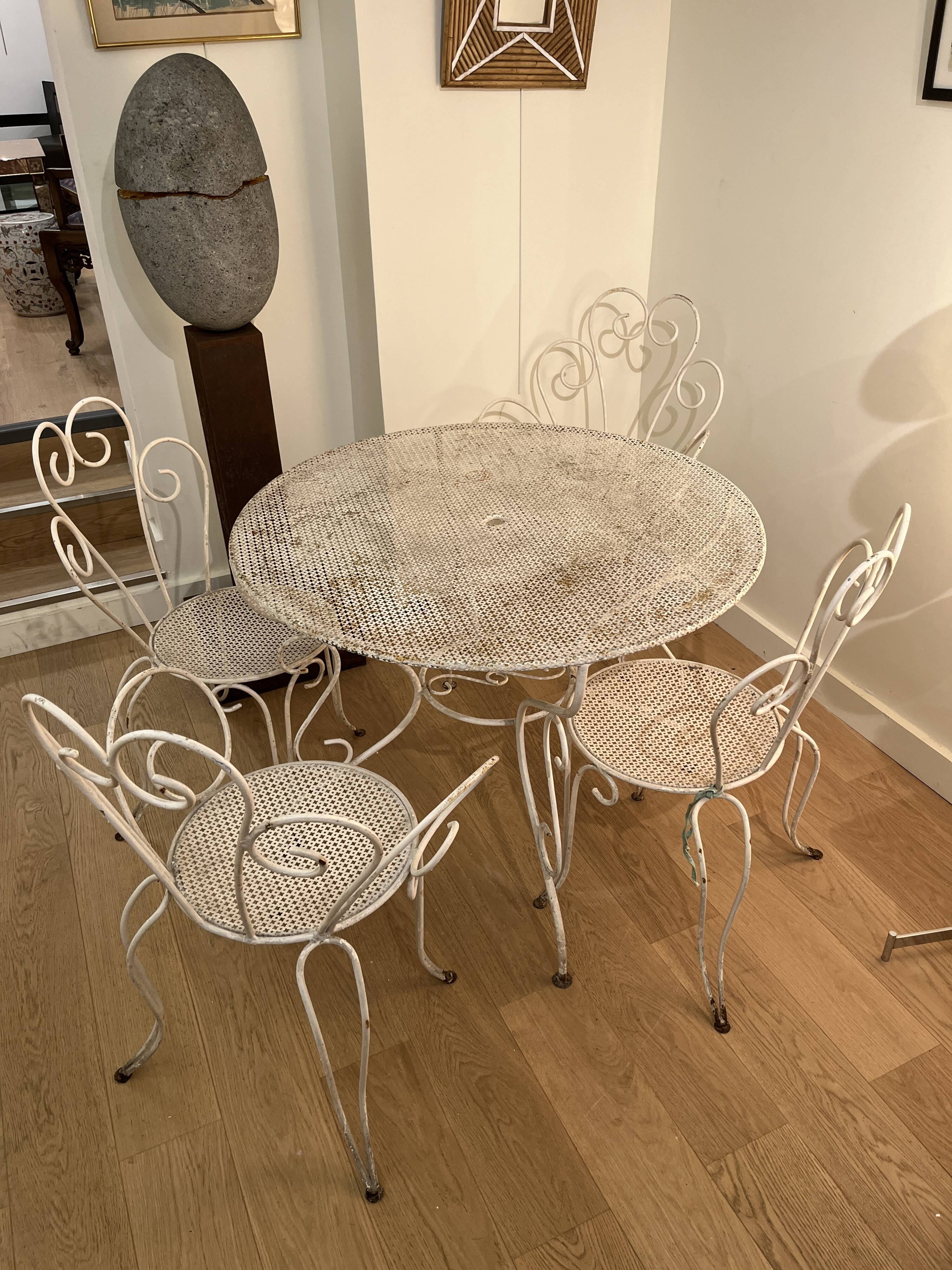 Ensemble table de jardin et 4 chaises en fer forgé