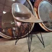 Chaise grise par Miroslav Navràtil édition Vertex 1959