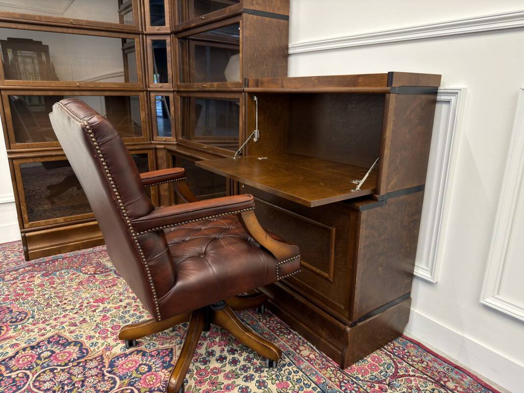 Bibliothèque d'angle de style Globe Wernicke classique en anglais