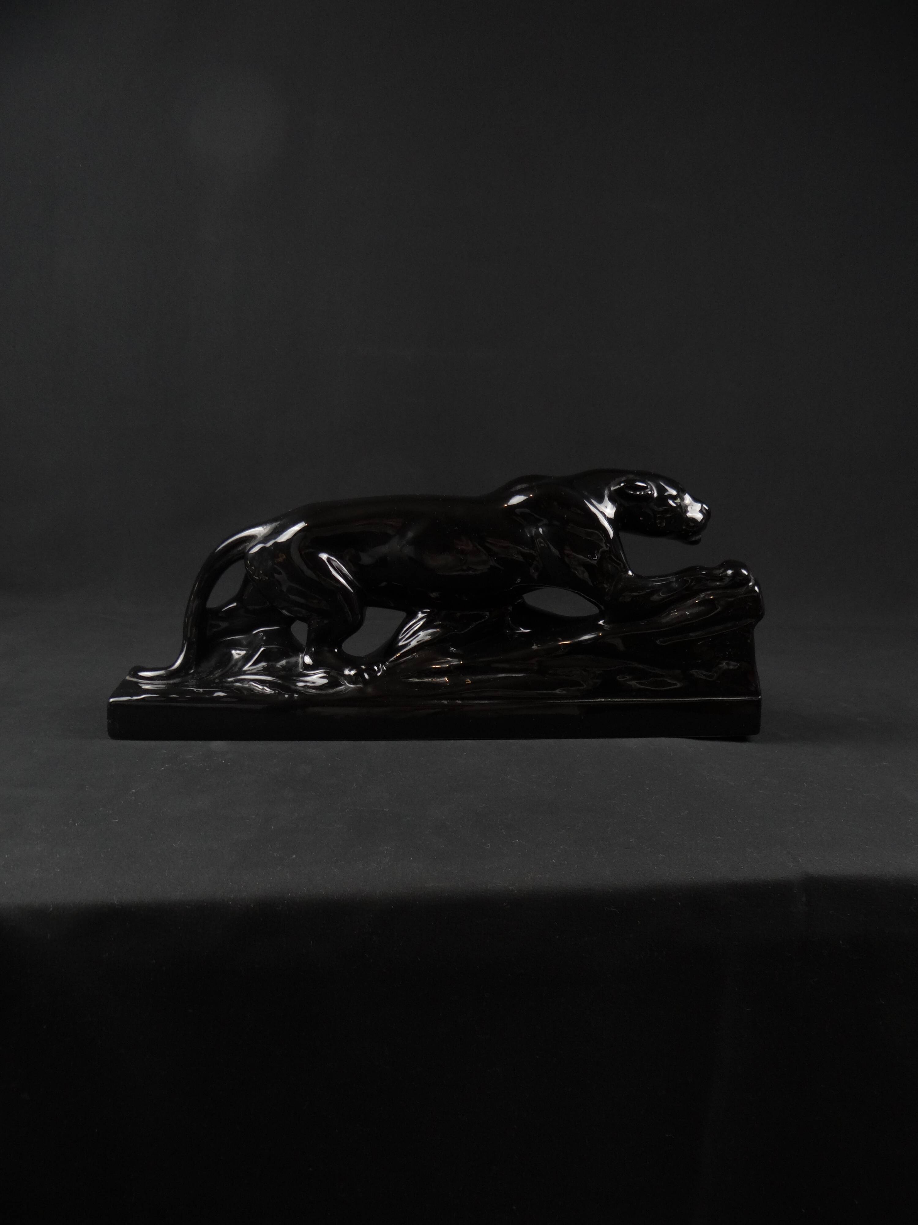 Black ceramic hunting panther from the Art Deco period, circa 1930