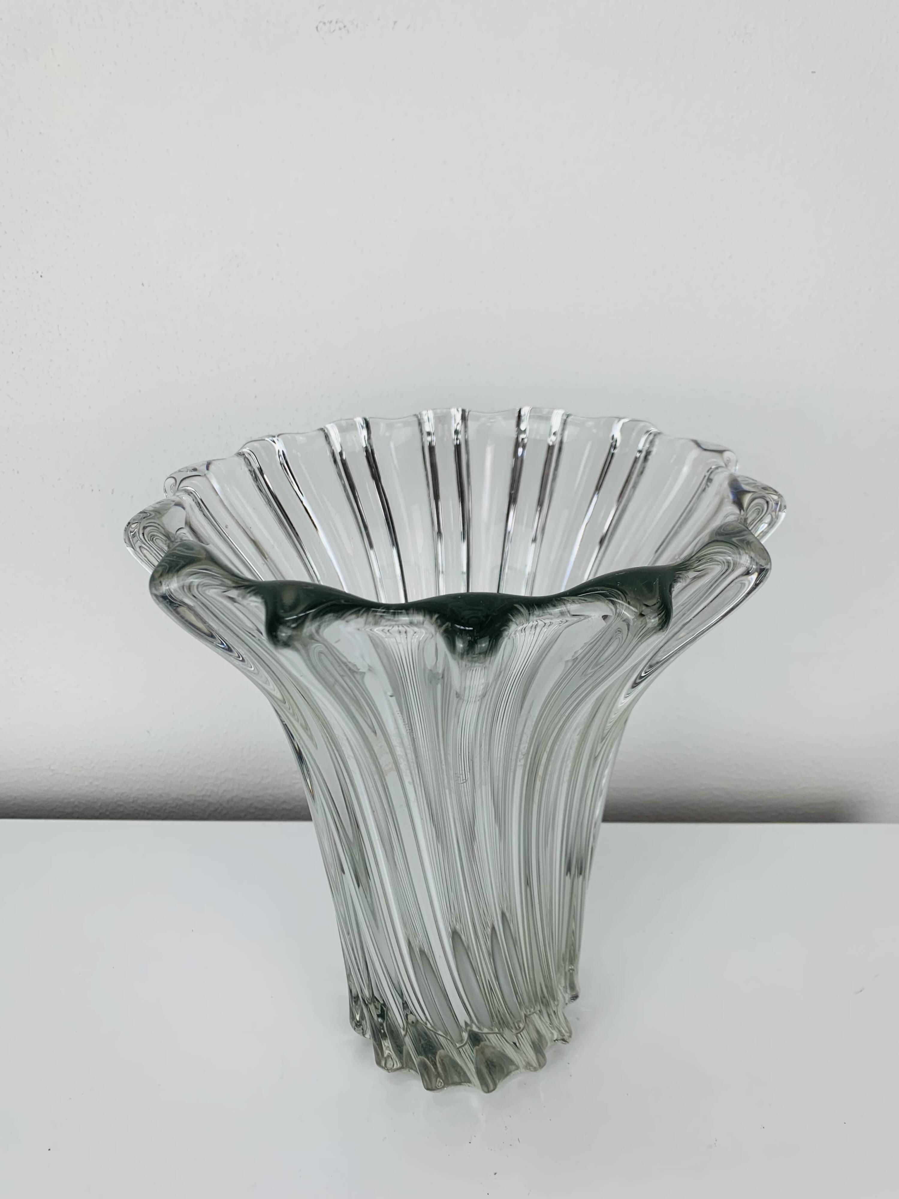 Art Deco vase by Pierre d'Avesn, glass