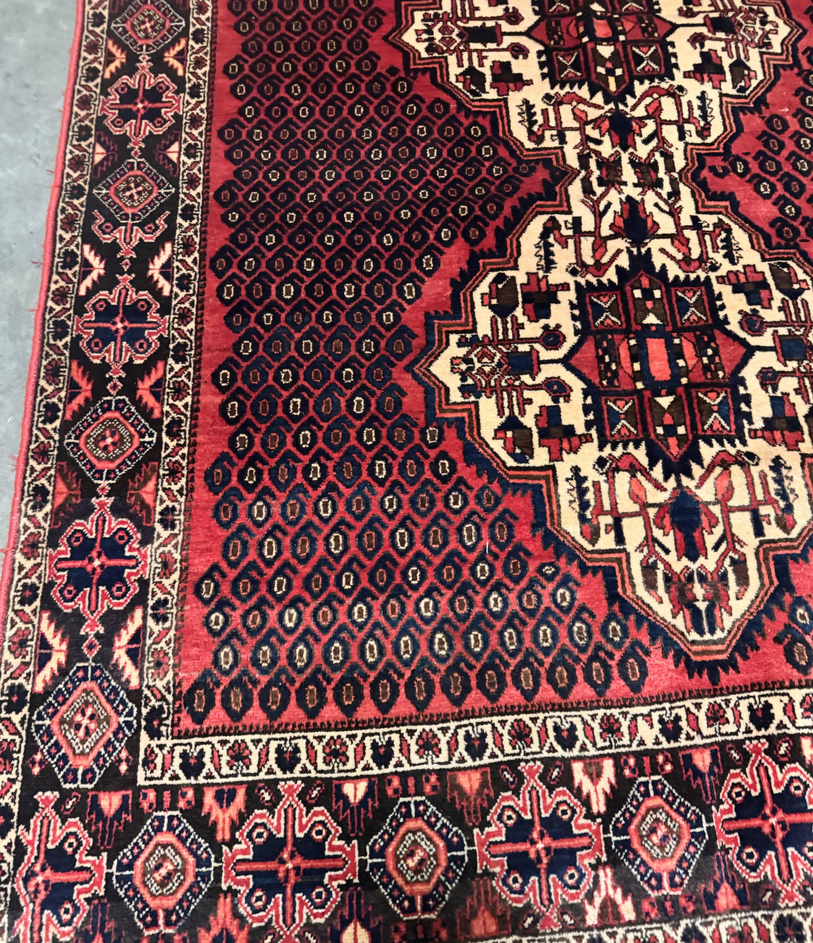 Hand-woven Persian rug Hamedan