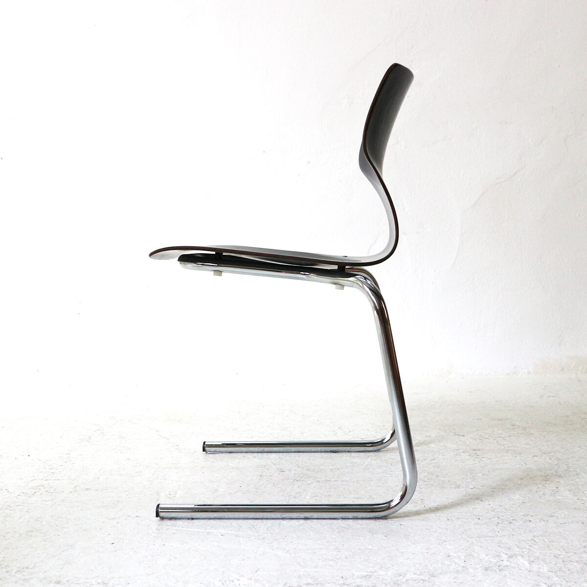 Pair of '70s Cantilever Pagholz Chairs