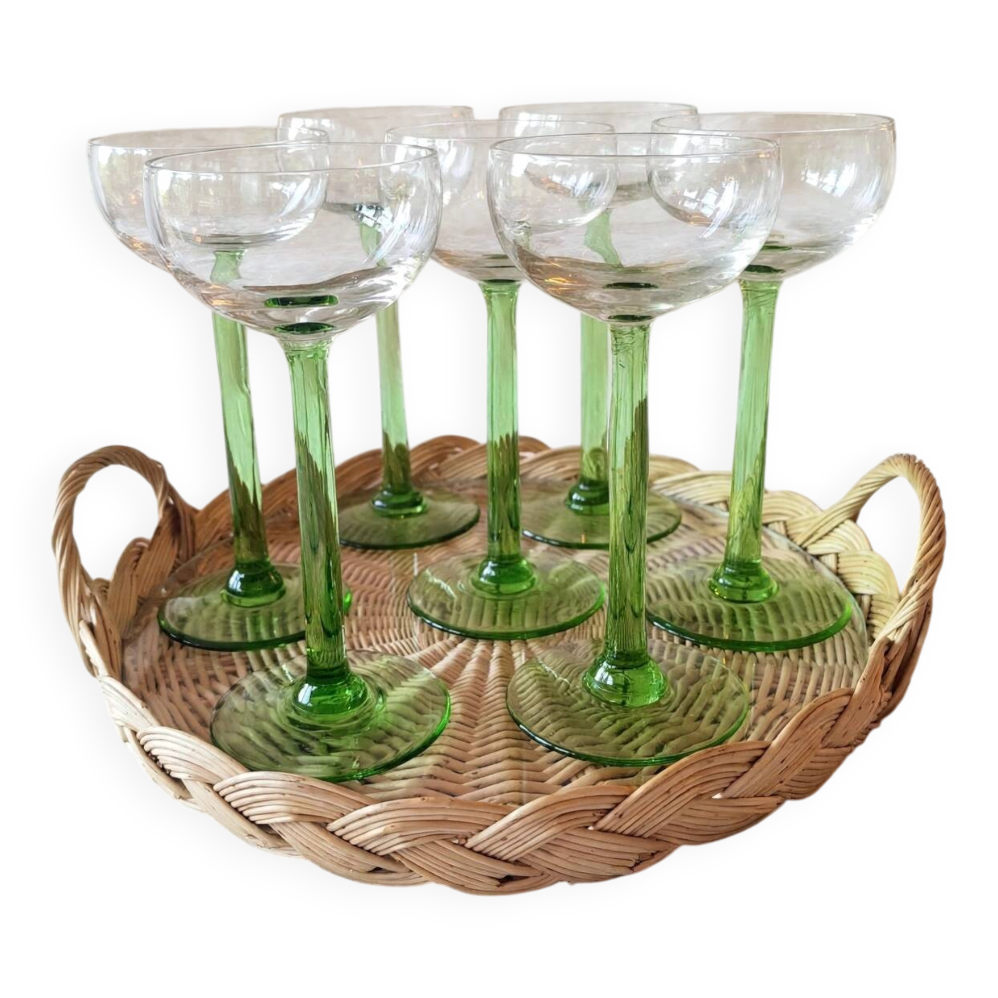 Lot of 7 champagne glasses from the 1970s and a vintage wicker and glass tray.