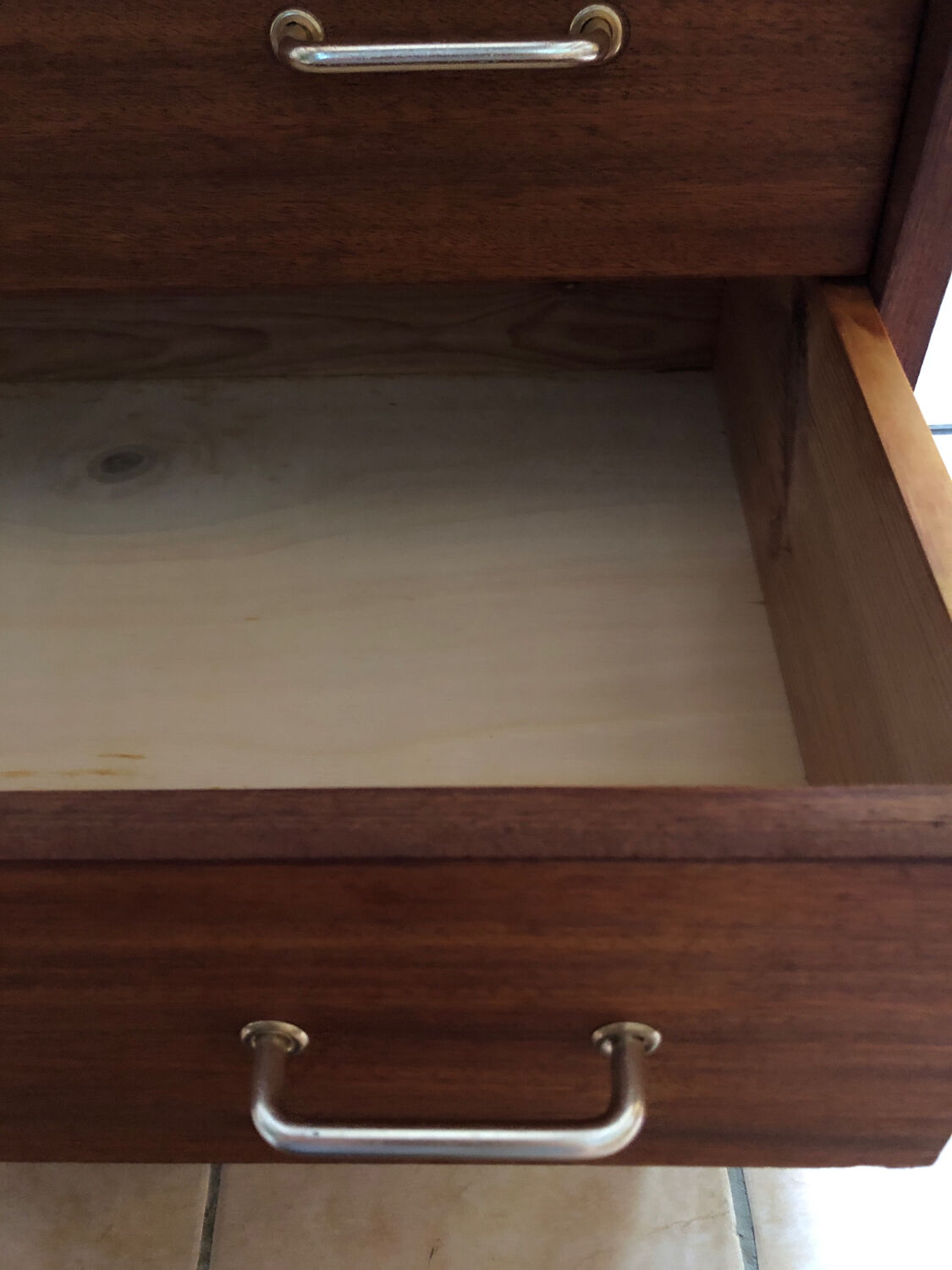 Commode vintage scandinave, pieds compas