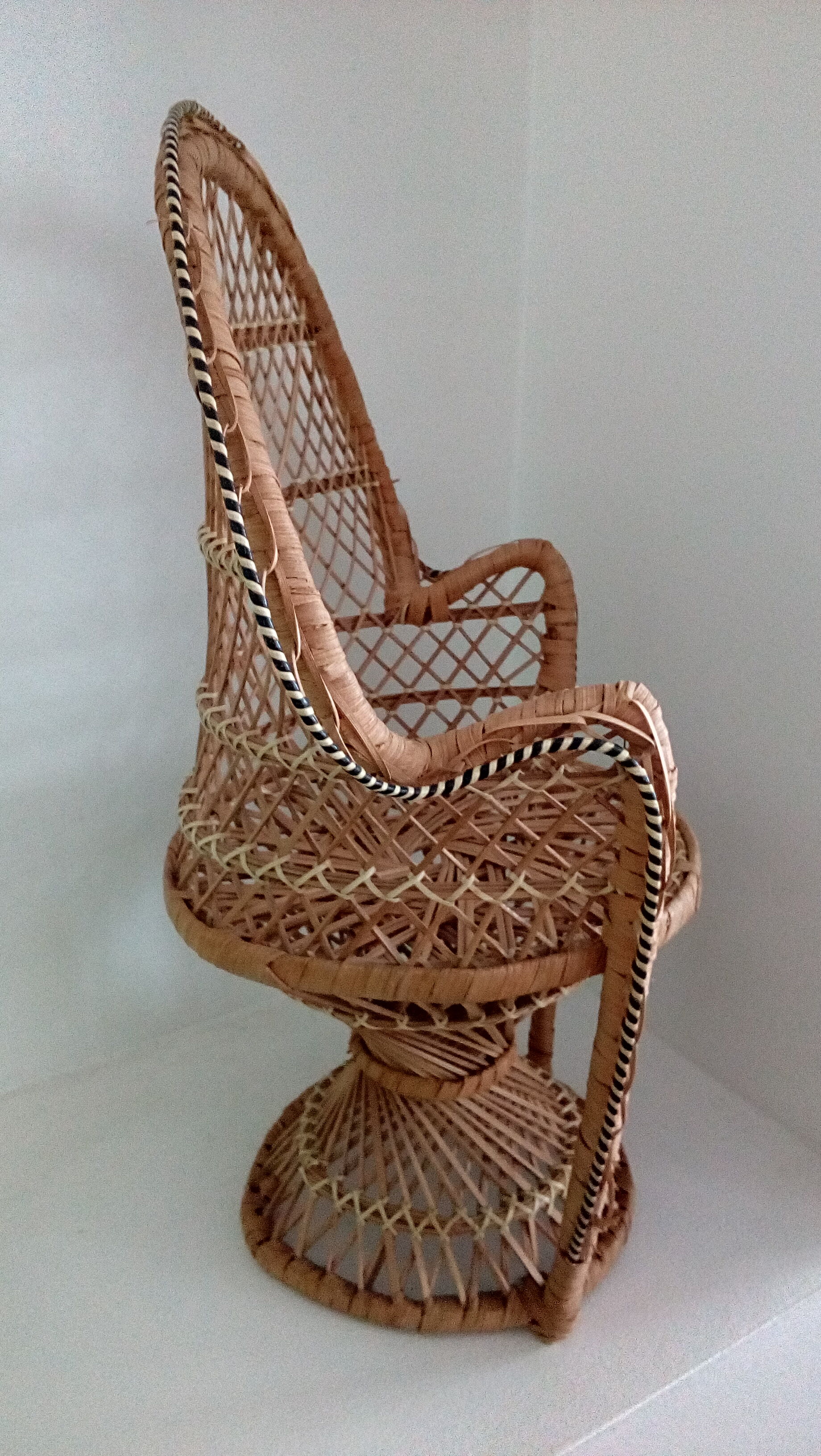 Chair Emmanuelle wicker doll
