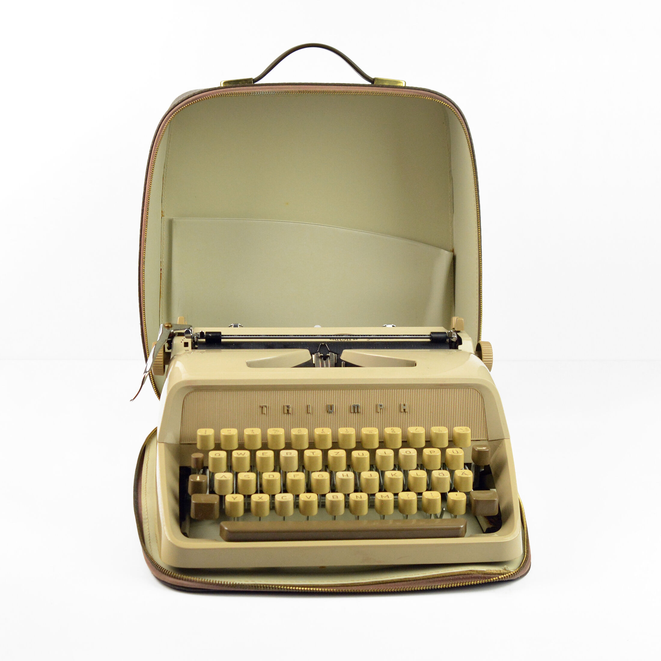 1964 modern suitcase typewriter, Triumph Gabrielle 1, Germany