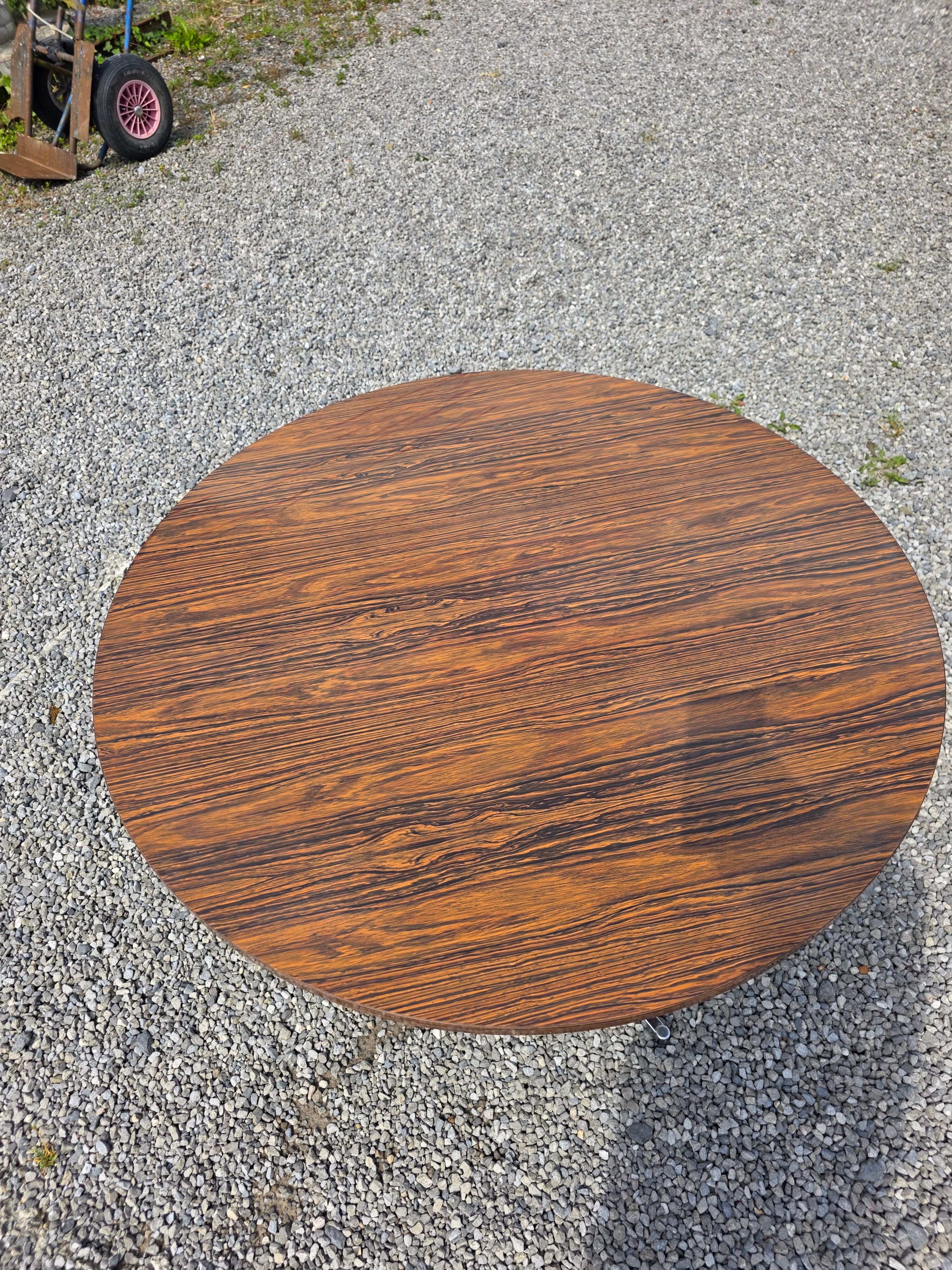 Formica table with chrome legs from the 1970s.