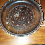Lot de 2 plateaux en bois ronds sculptés vintage
