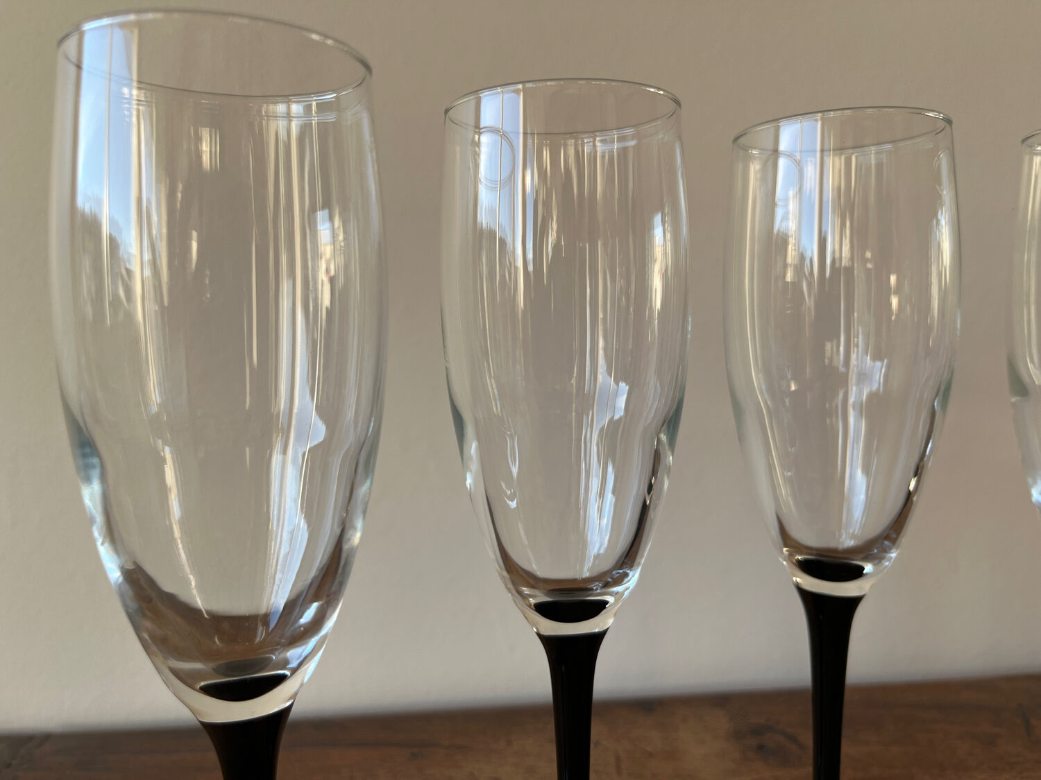 6 flûtes à champagne base noire