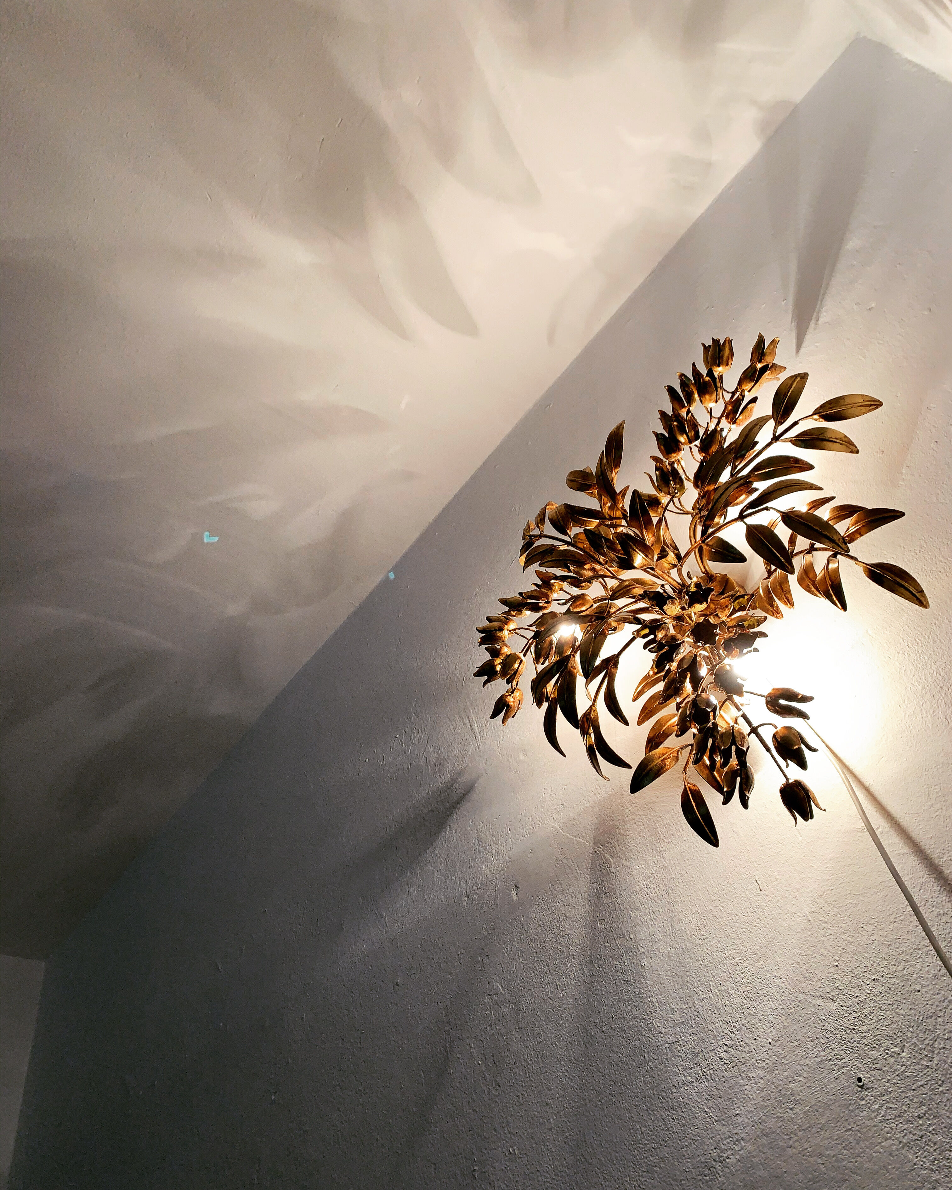 Gilded Italian Hollywood Regency metal wall lamp or flush light by Hans Kögl