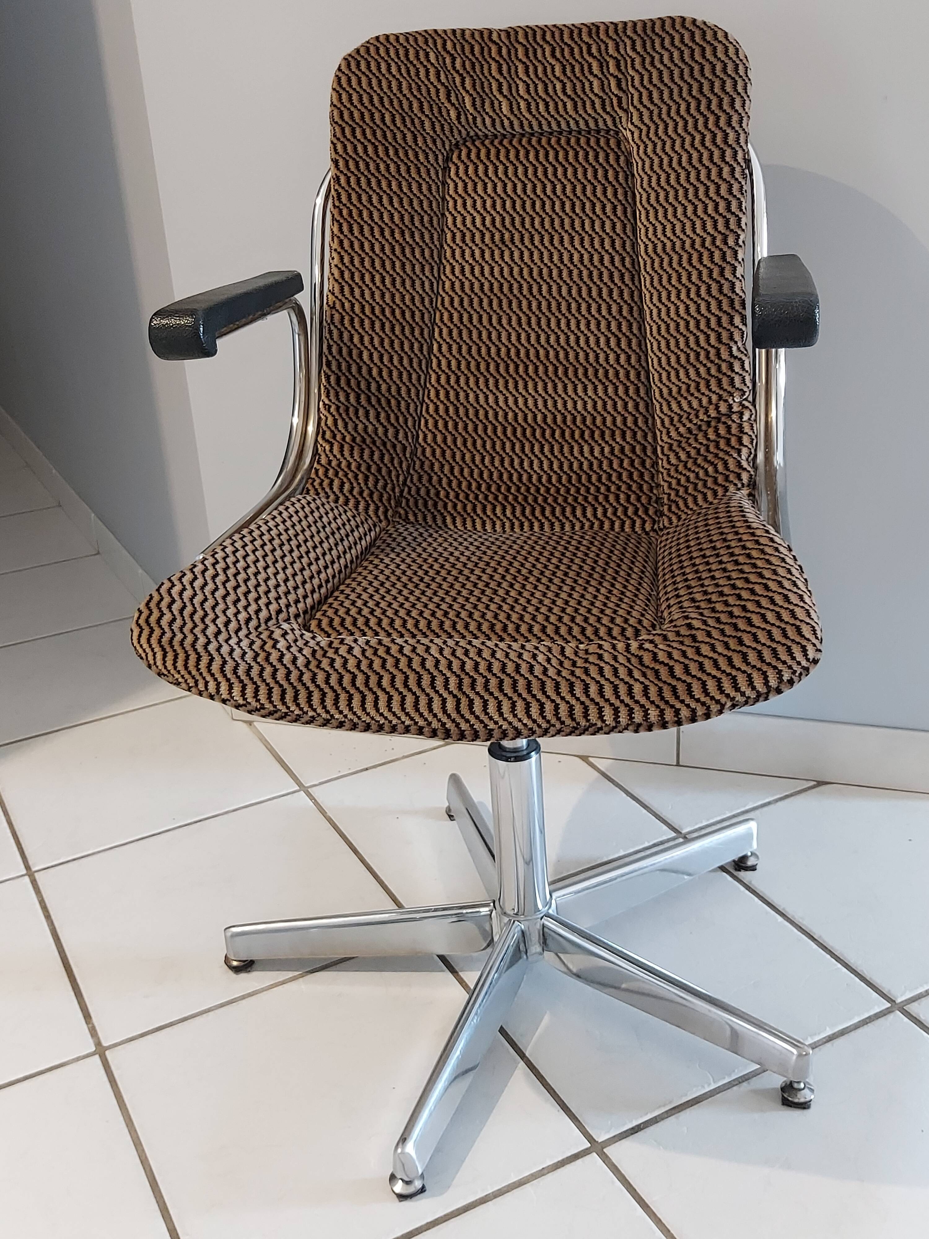 Suite of 4 chairs vintage armchairs 1970
