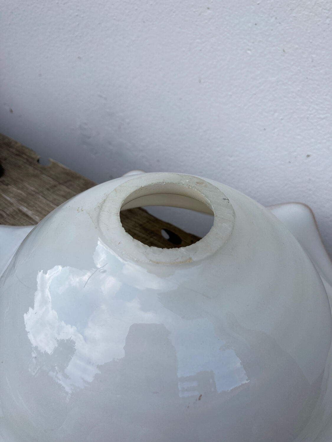 Suspension en verre blanche vintage forme fleur