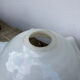 Suspension en verre blanche vintage forme fleur