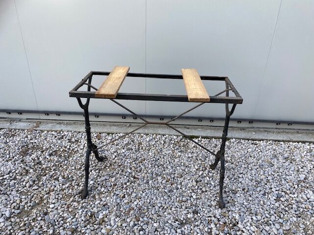 Bistro table