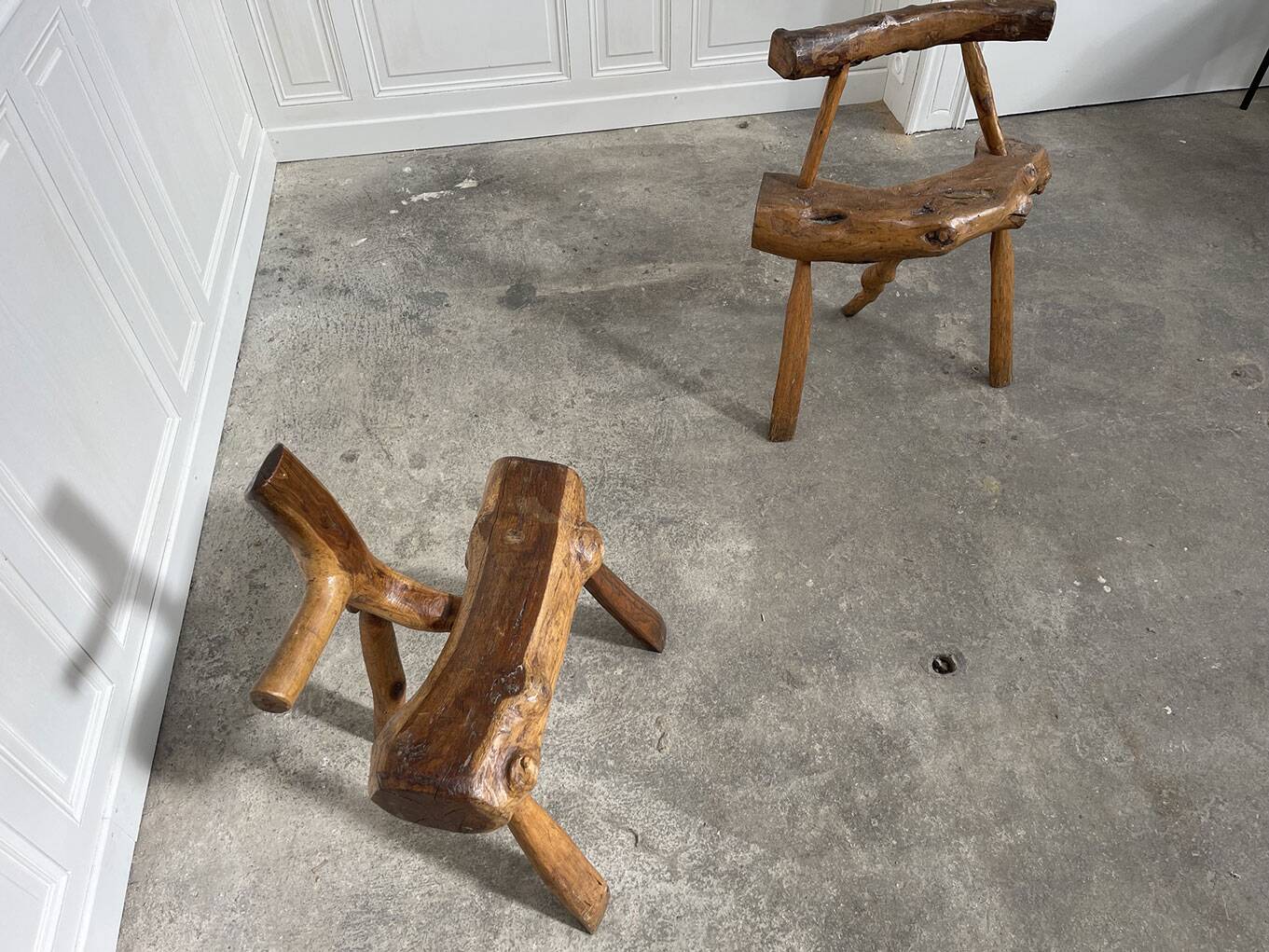 Paire de chaises en bois art populaire