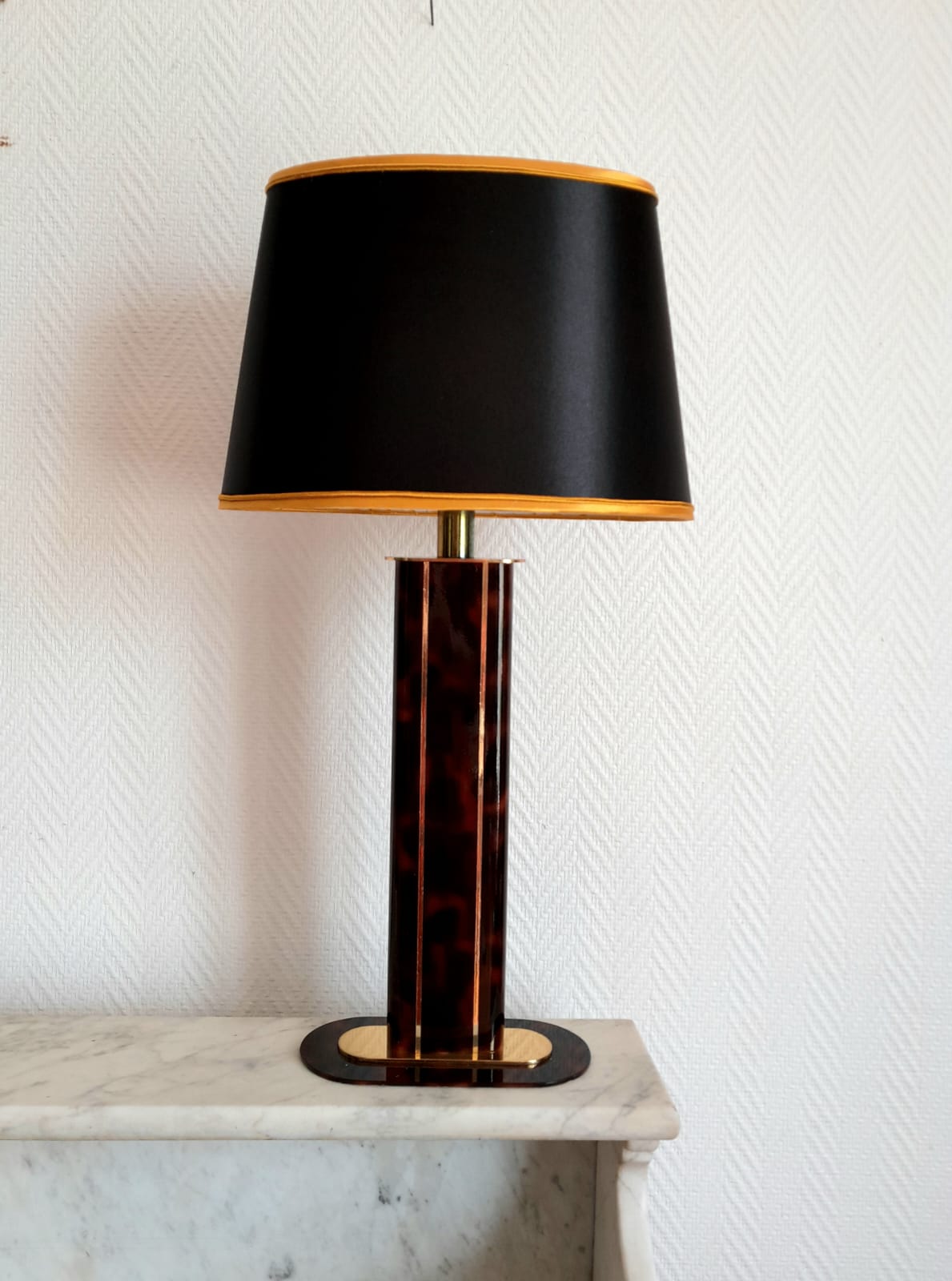 Lampe écaille Hollywood Regency noir et or