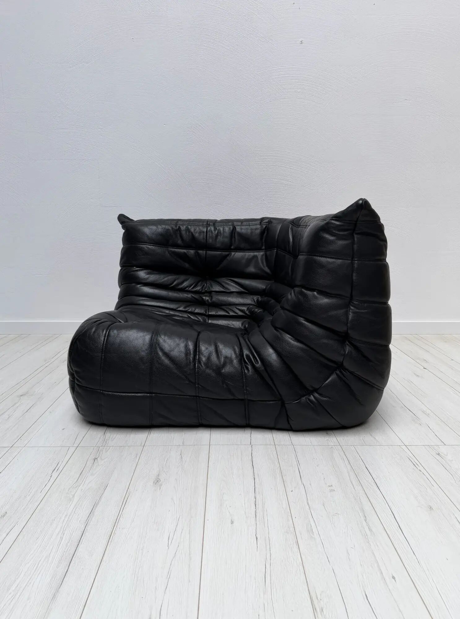 1990s vintage Togo set in black leather by Michel Ducaroy for Ligne Roset