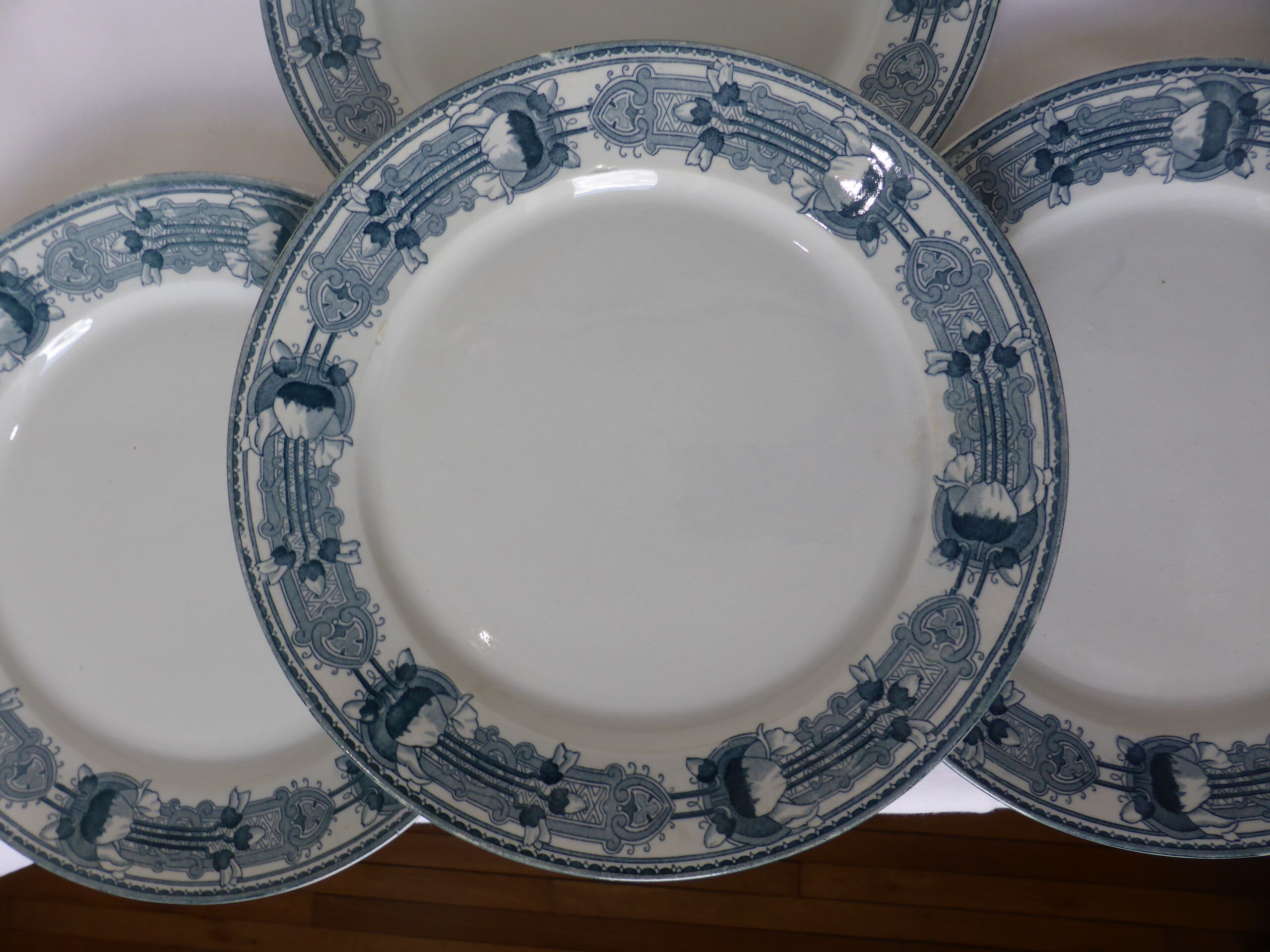 4 vintage dinner plates from CM&C, Massena model 220604