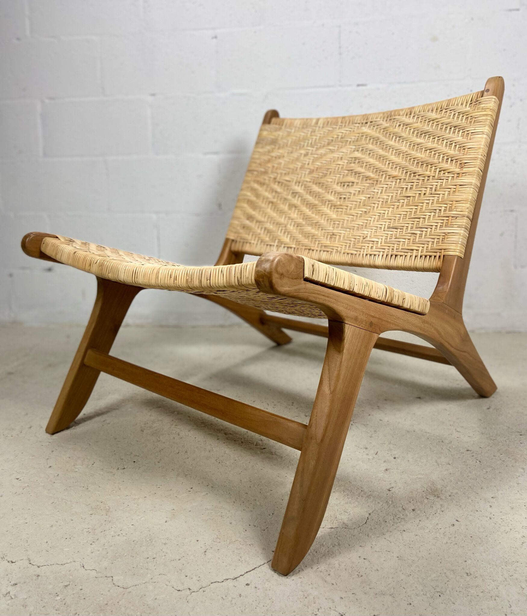 Rattan lounge chair