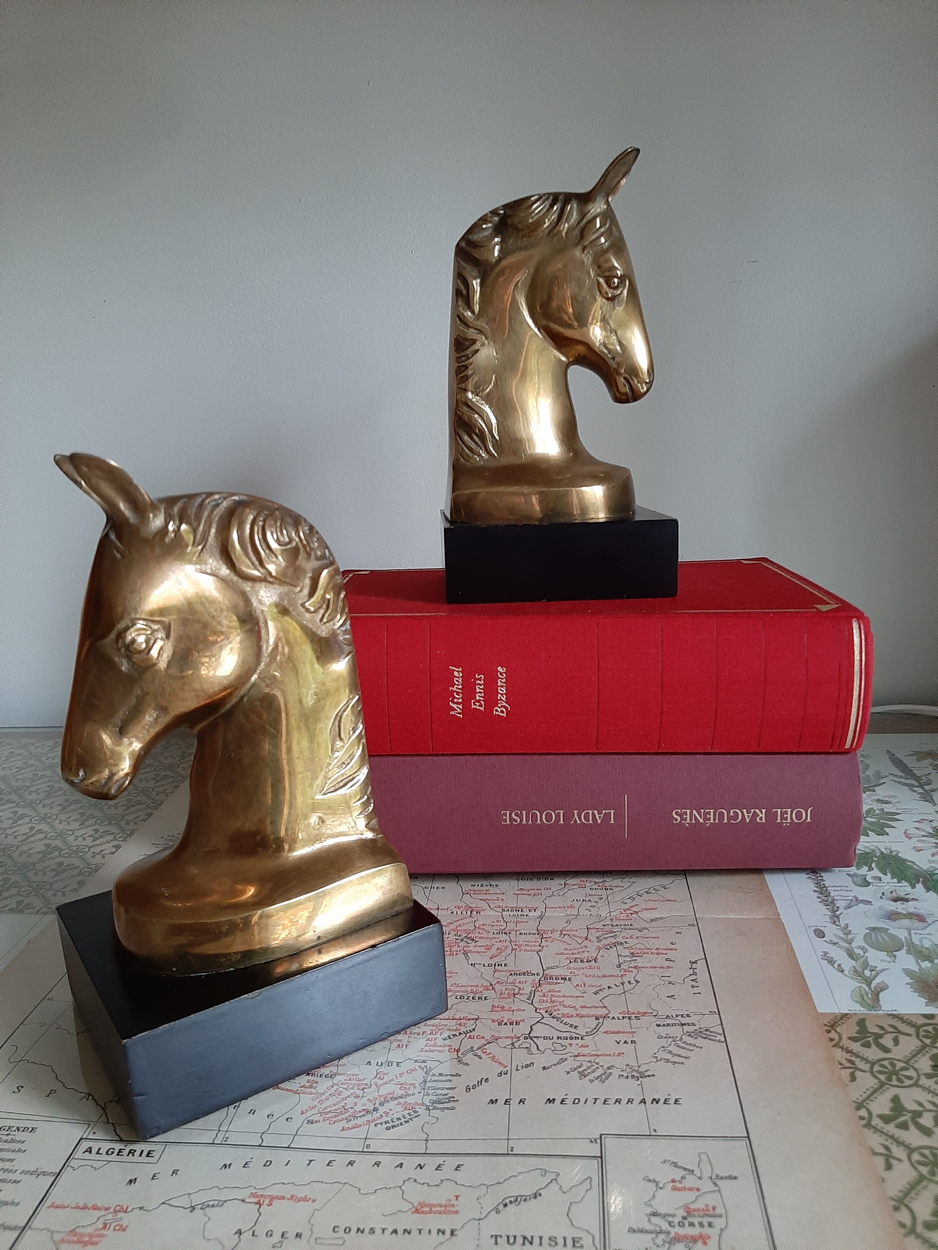 Bookends horses