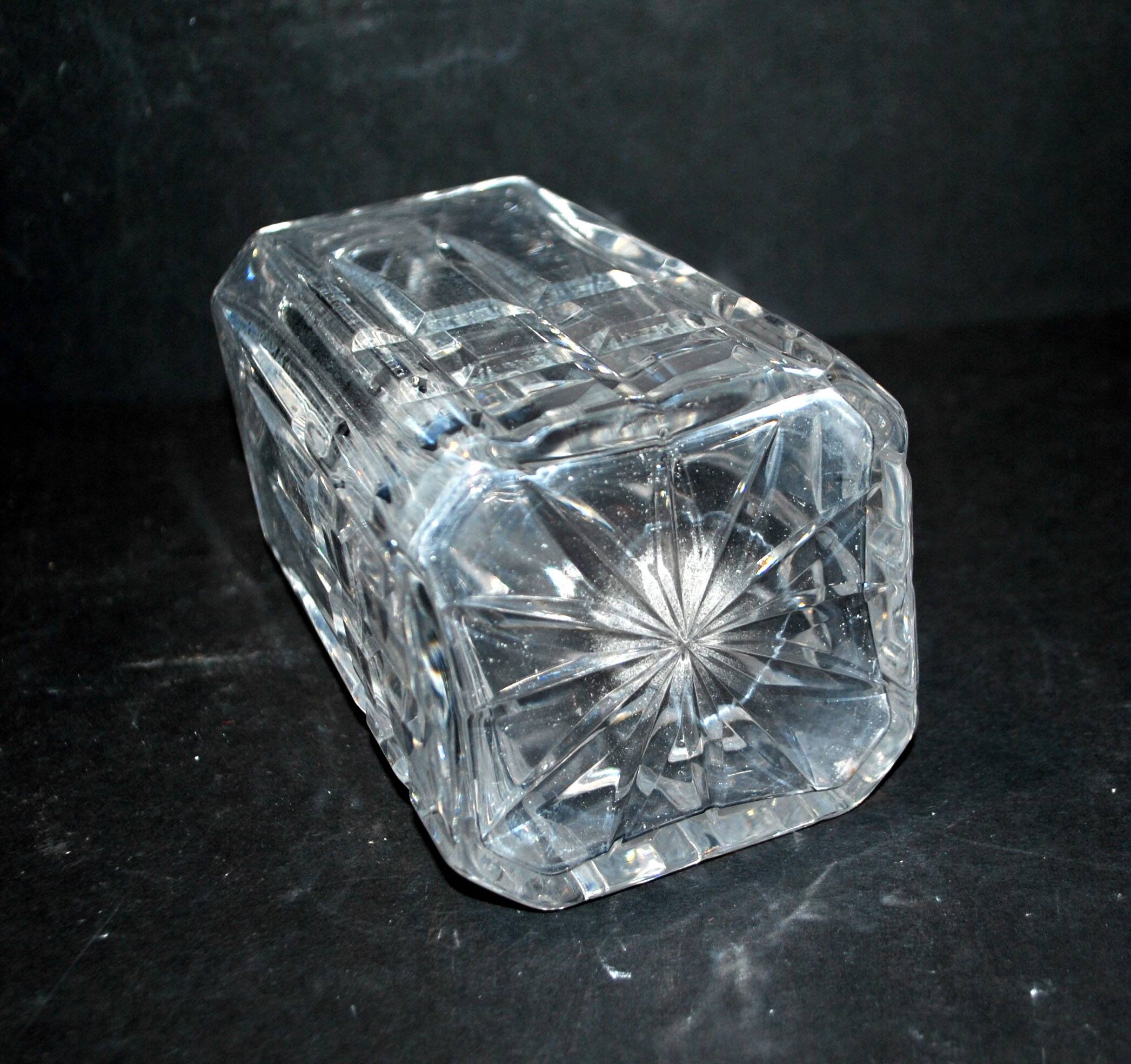 Manhattan model St. Louis cut crystal whisky decanter