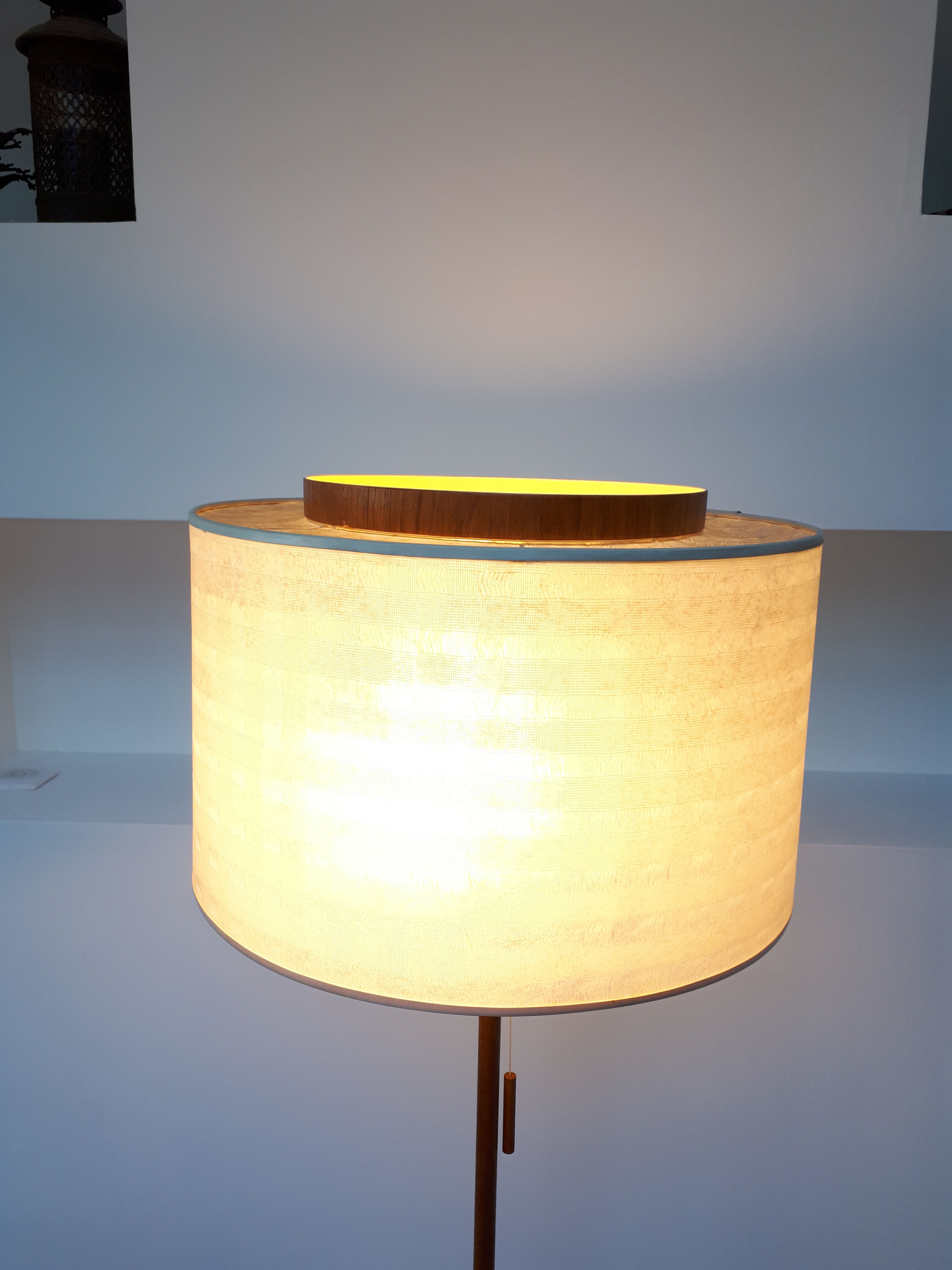 Lampadaire scandinave cuivre et teck