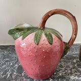 Strawberry-shaped slurry pitcher