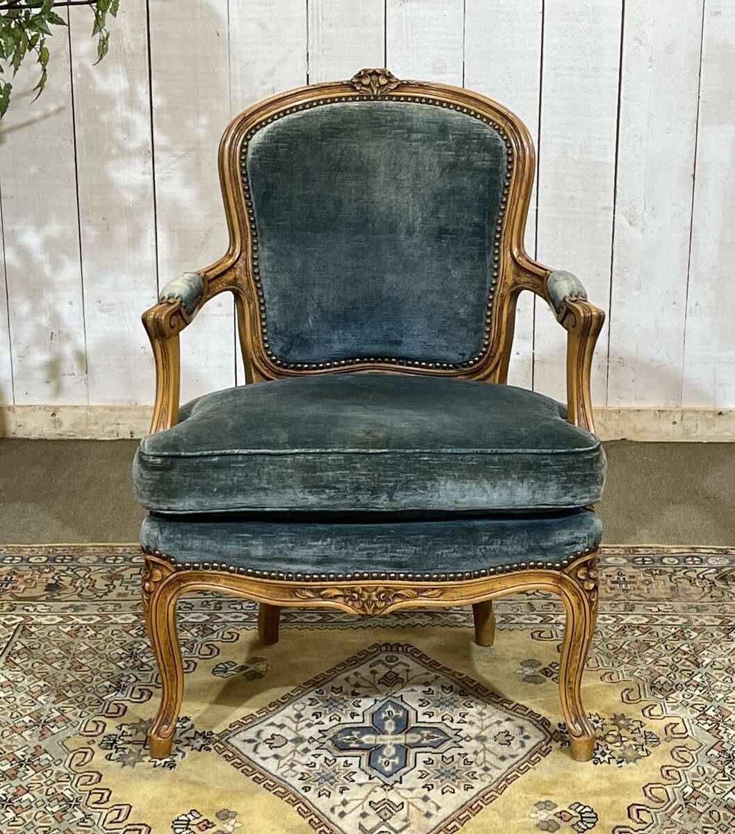 Fauteuil cabriolet de style Louis XV en hêtre