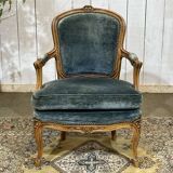 Fauteuil cabriolet de style Louis XV en hêtre