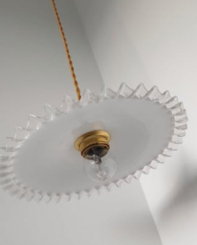 Hanging n opaline crantelé