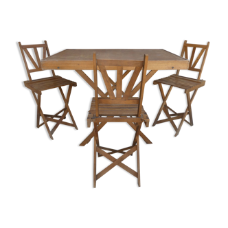 Table and its 3 folding wooden chairs for children, 50s, compactable
