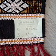 Petit Kilim Berbère Noir & Safran – Tissage plat Hanbel – 65x140 cm