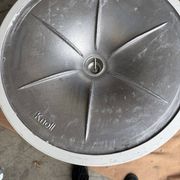 Original round dining table Knoll Tulip (137cm) Carrara