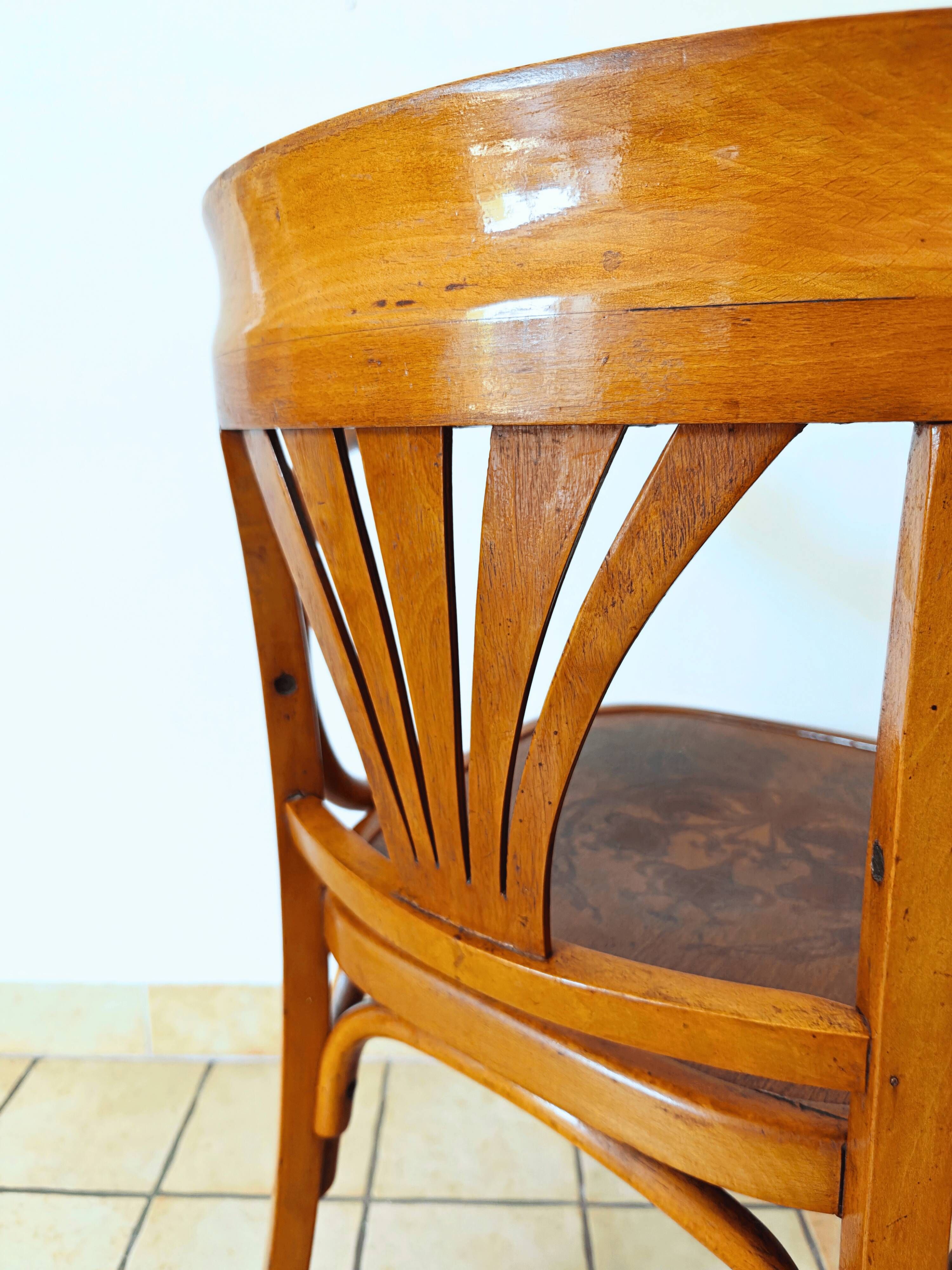 Art Nouveau office chair with curved wood attributed to J&J Kohn, 704 1/2 4V