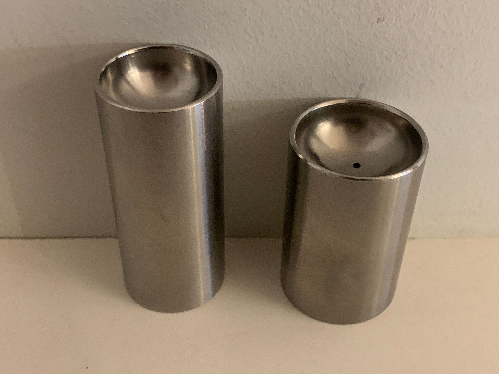Stelton steel salt and pepper shaker, Scandinavian design Cylinda, Arne Jacobsen