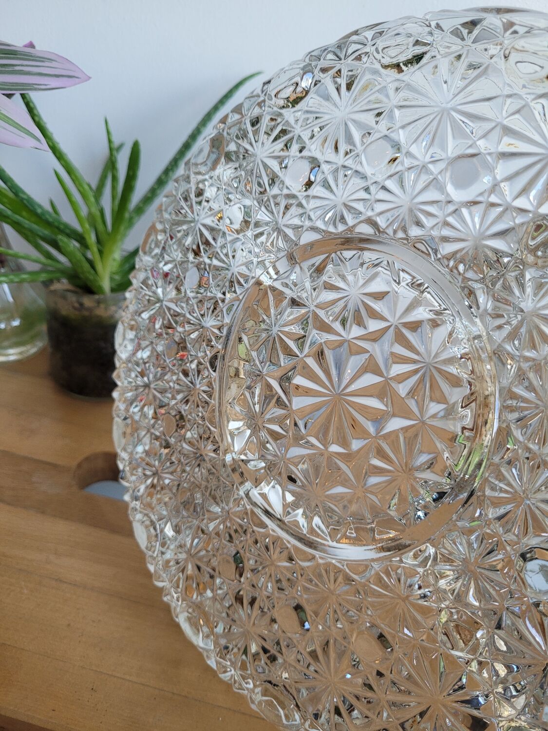 Serving dish in chiseled glass 5 compartments