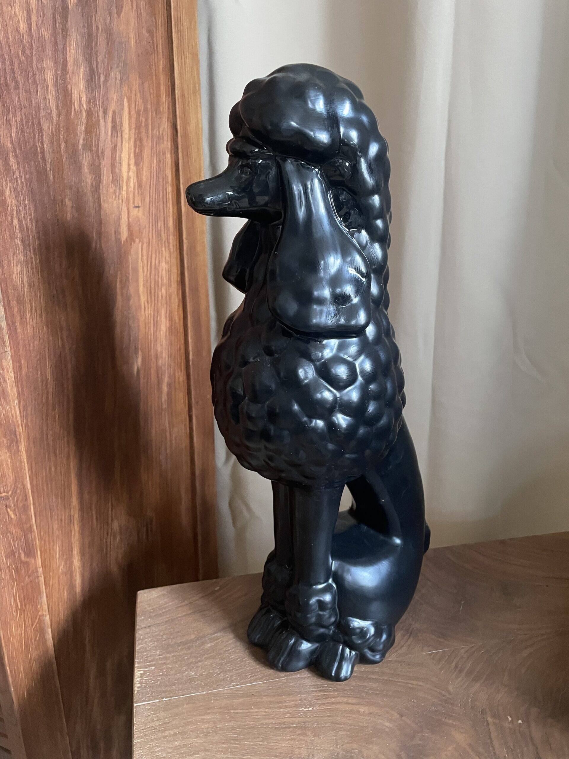 Caniche noir en céramique circa 1980
