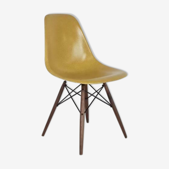 DSW chair by Charles & Ray Eames for Herman Miller 50/60