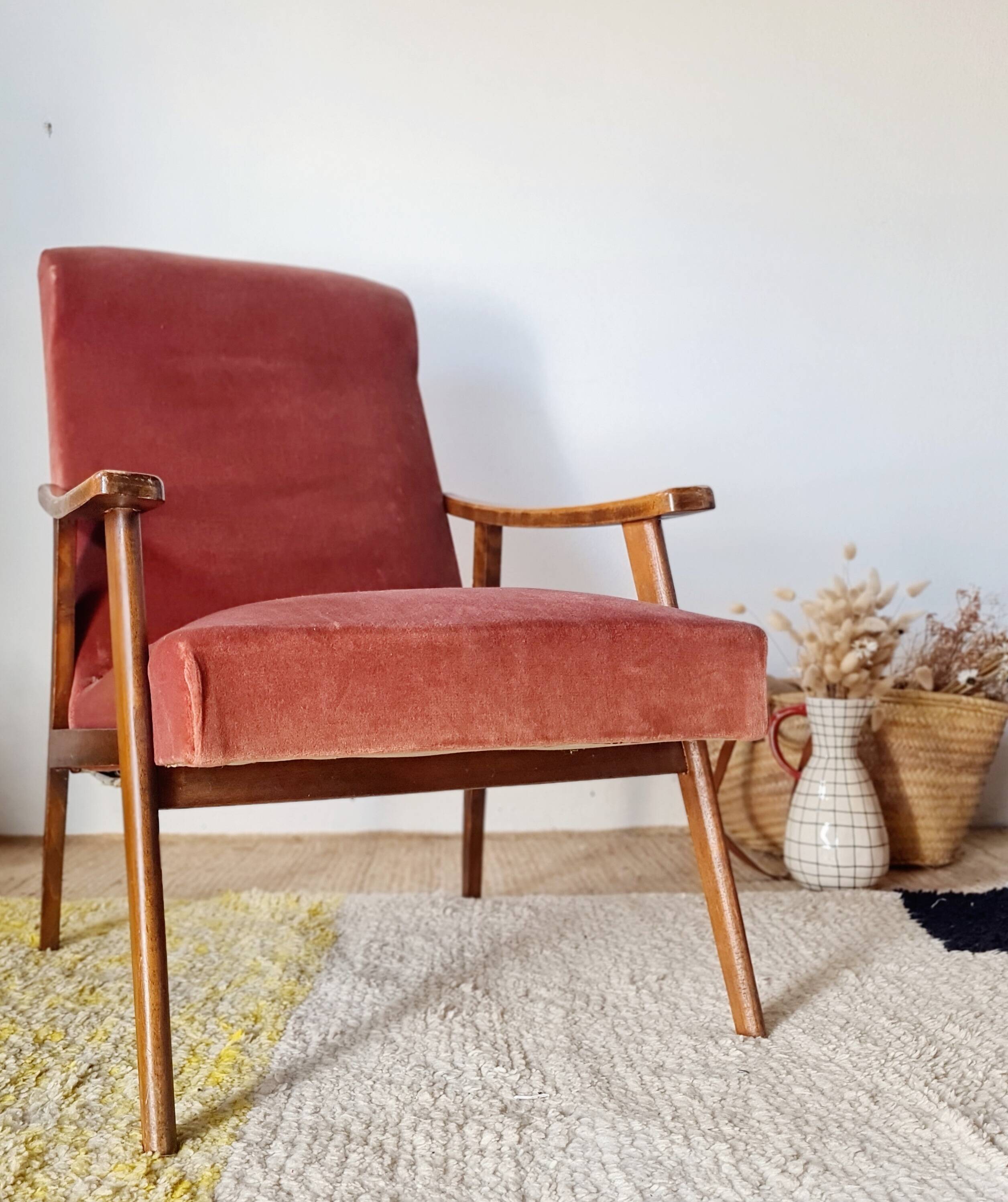 Vintage Scandinavian armchair from the 50s/60s – tapered legs, wood & velvet
