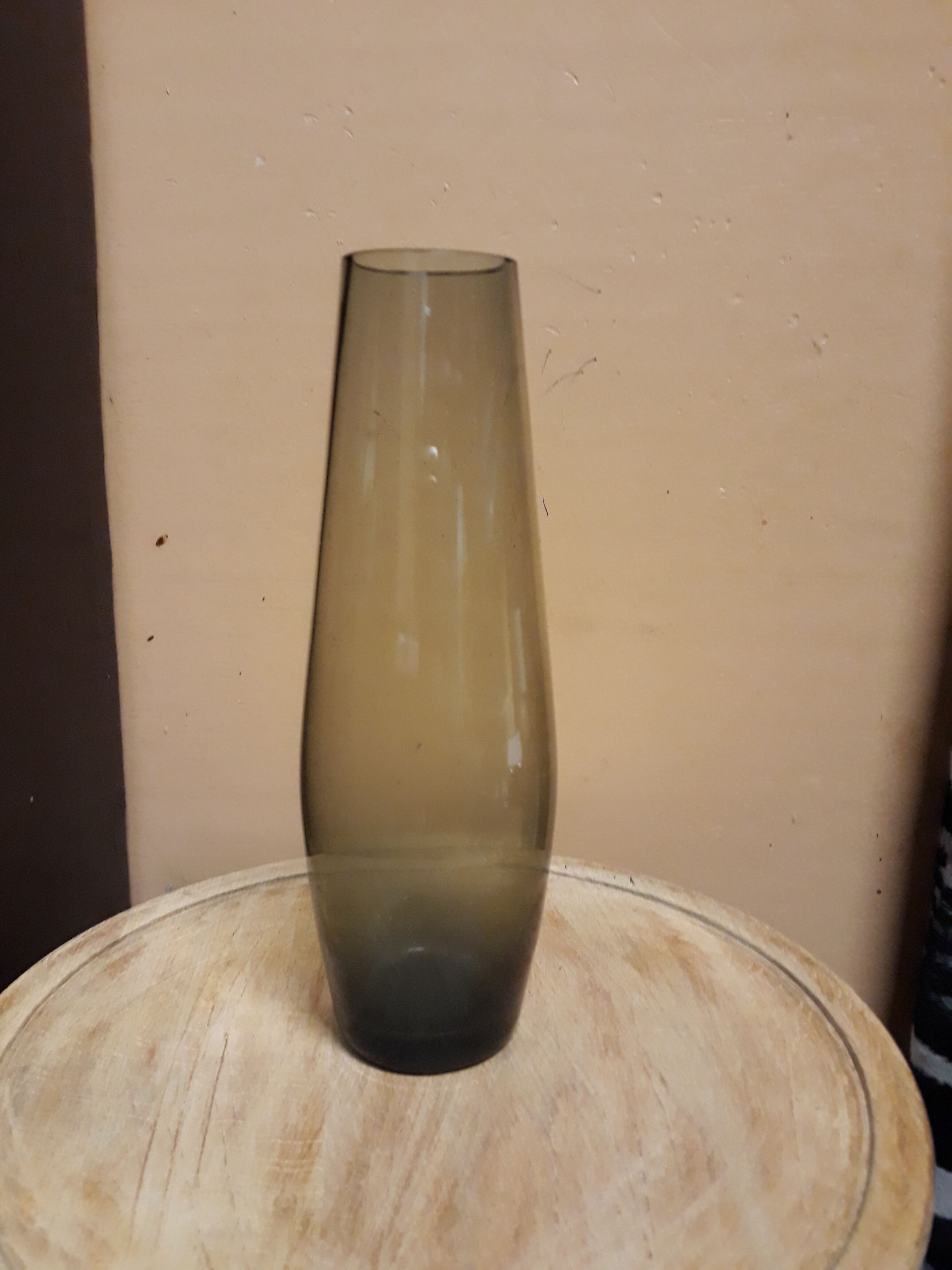 Minimalist soliflore vase