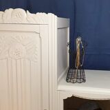 Asymmetrical cabinet