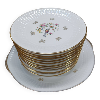 Porcelain cake or cheese service