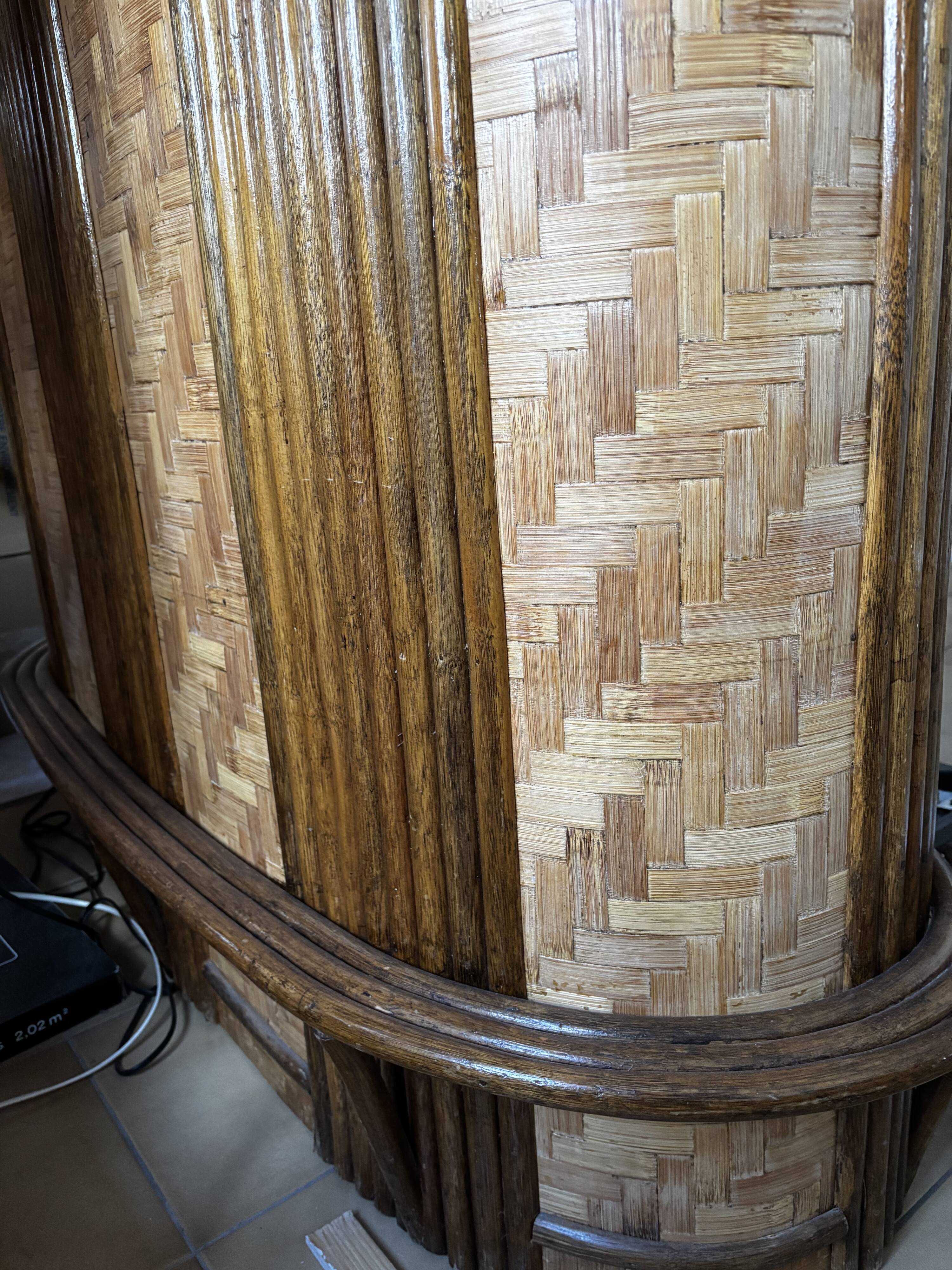 Rattan bar
