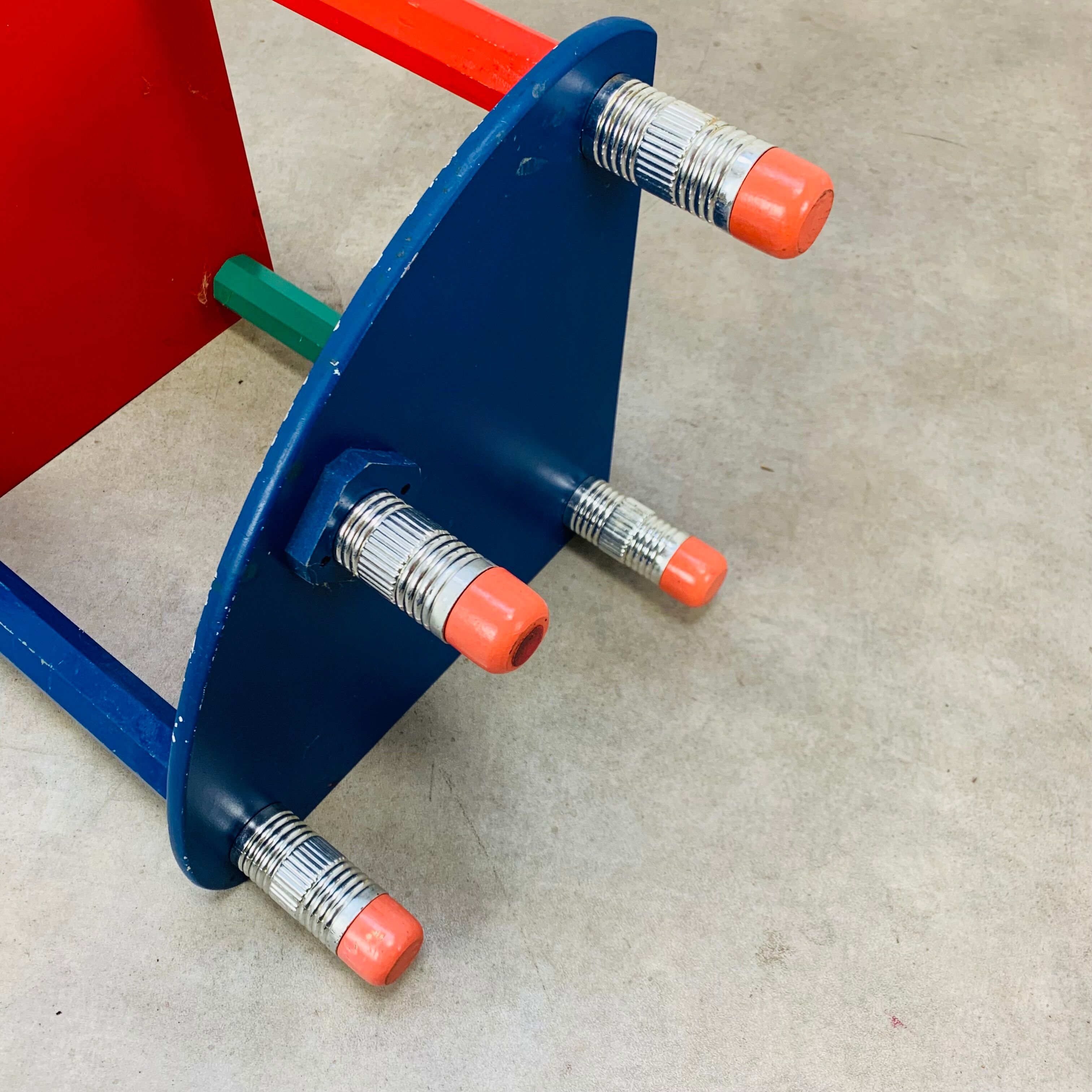 Corner shelf pencils Pierre Sala for children