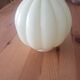 Globe en opaline art déco