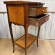 Petite table d appoint de style Louis XV