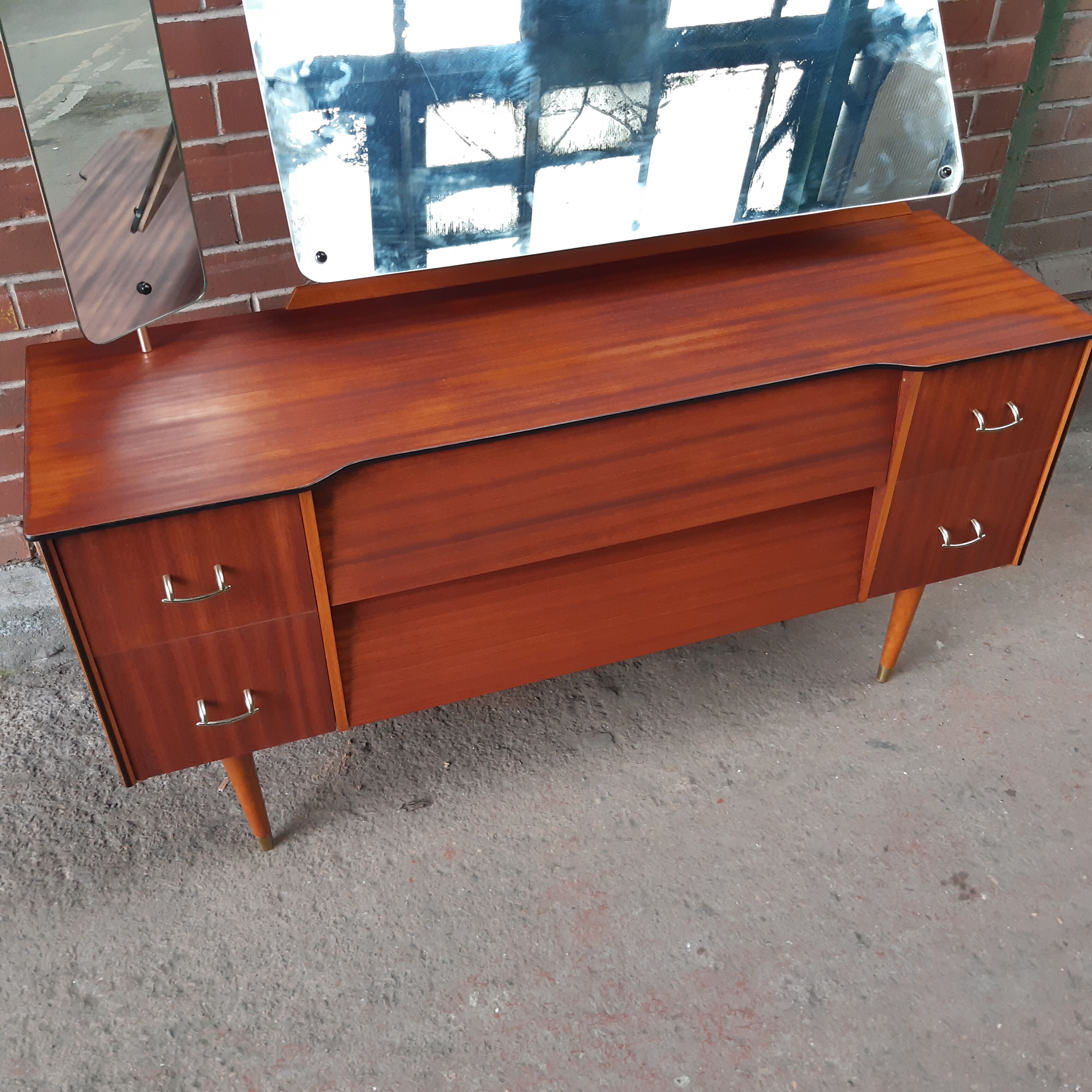 Avalon Yatton dressing table