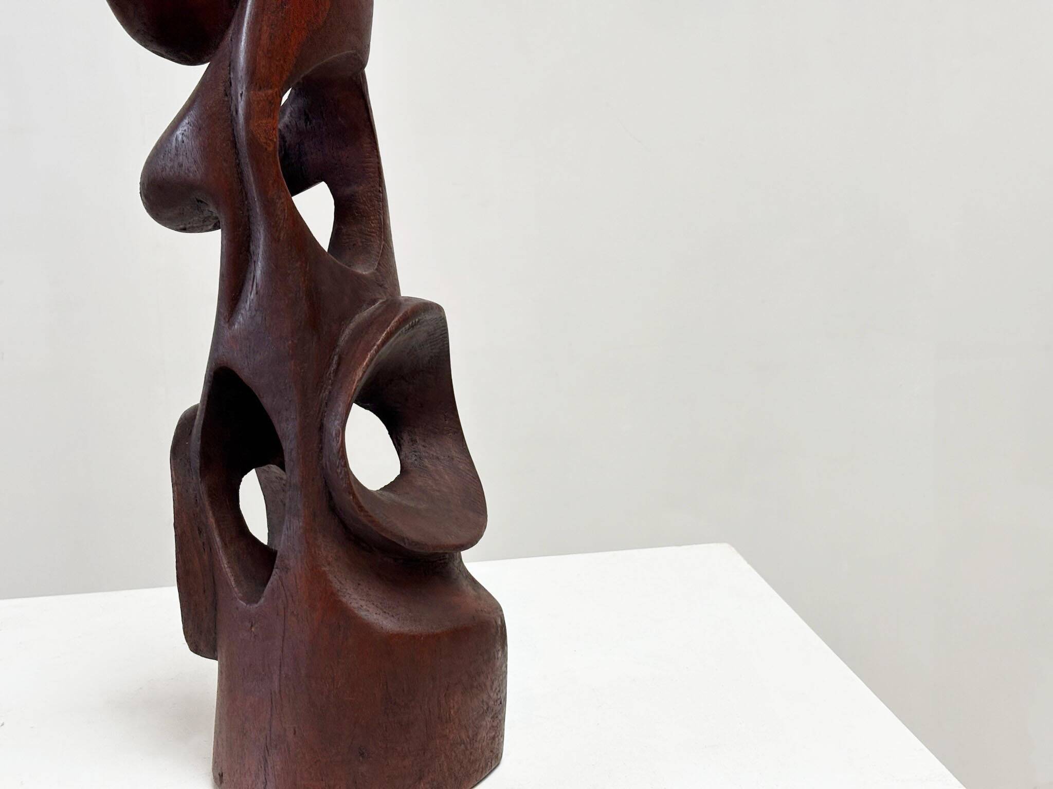 Sculpture abstraite en bois des années 1960